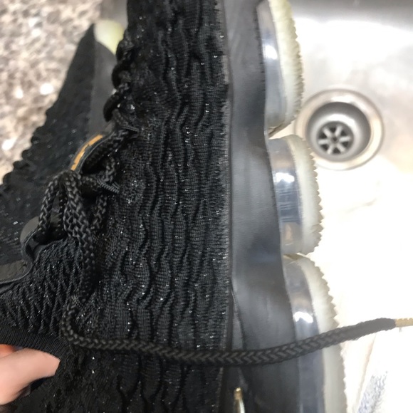 Lebron 15 limited size 8 - Picture 2 of 7